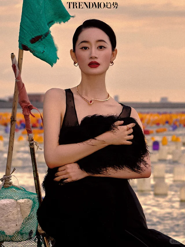 郭晓婷佩戴 CC 卡美珠宝