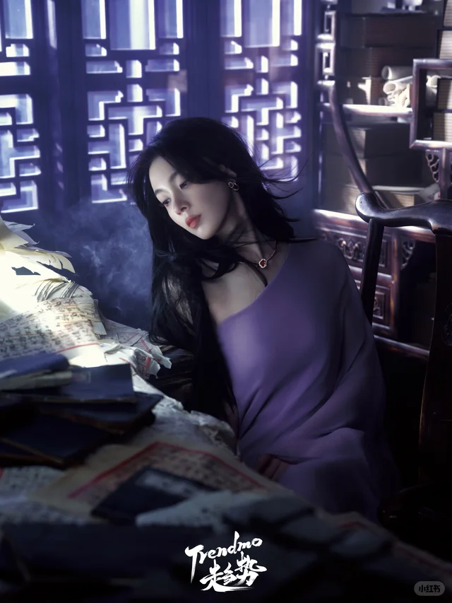 陈瑶佩戴 CC 卡美珠宝