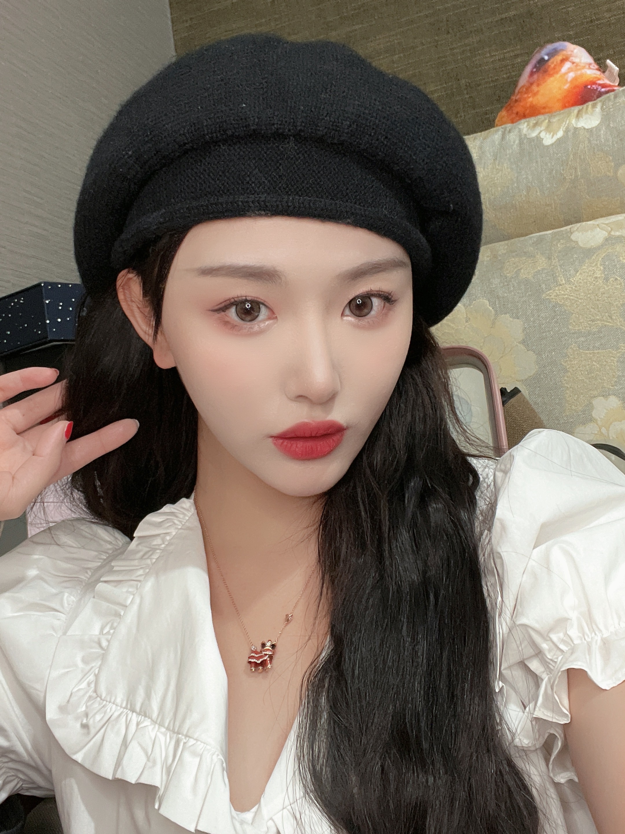 孔雪儿佩戴 CC 卡美珠宝